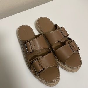 Logo buckle sandal